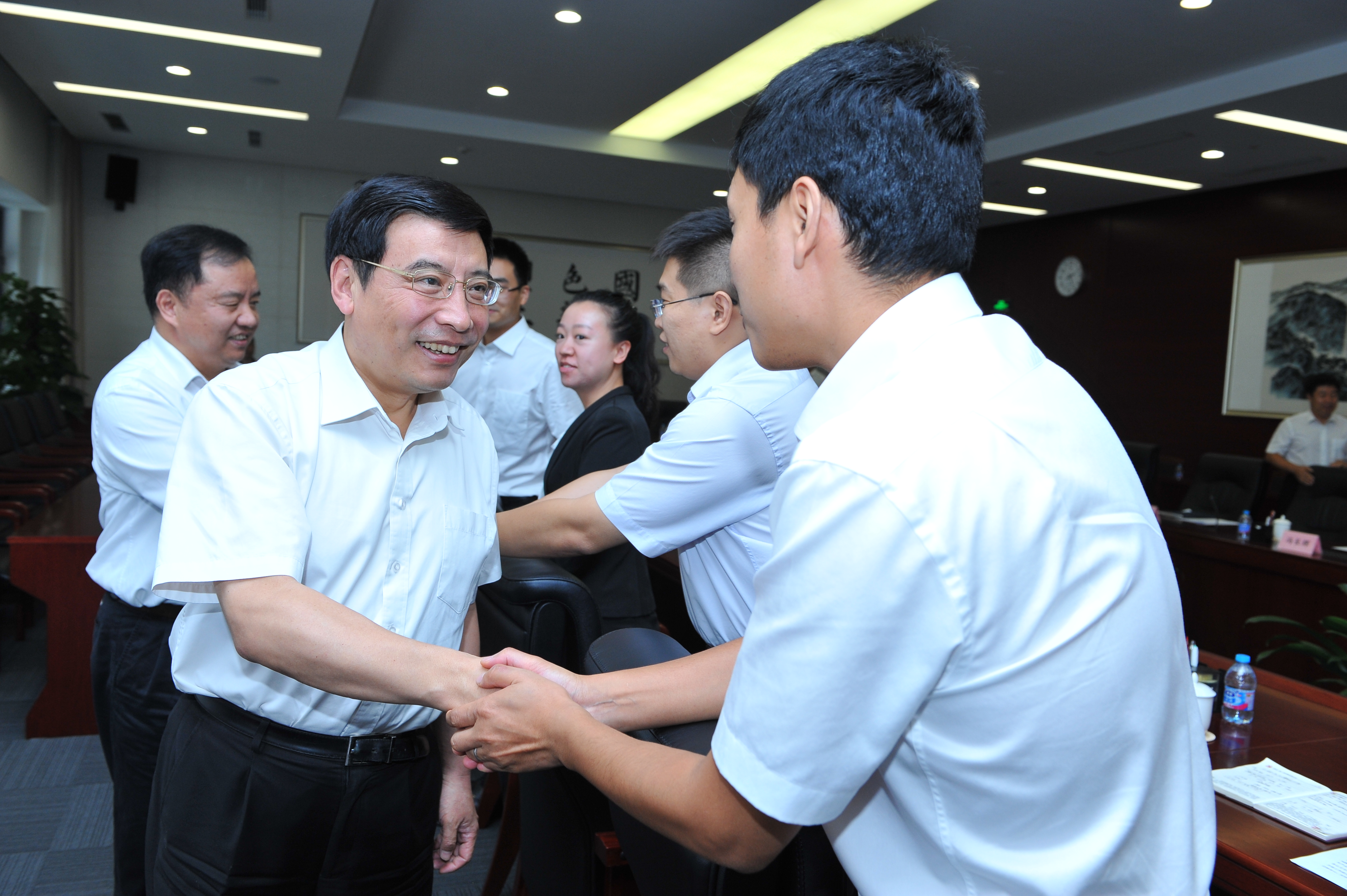 �����벿����2016����¼�ù���Ա��̸